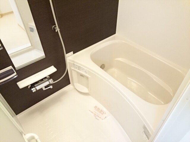 物件内観写真5　(ゆったり過ごせるお風呂です)