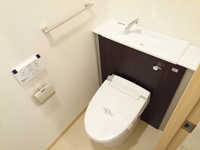 物件内観写真7　(トイレも気になるポイント)