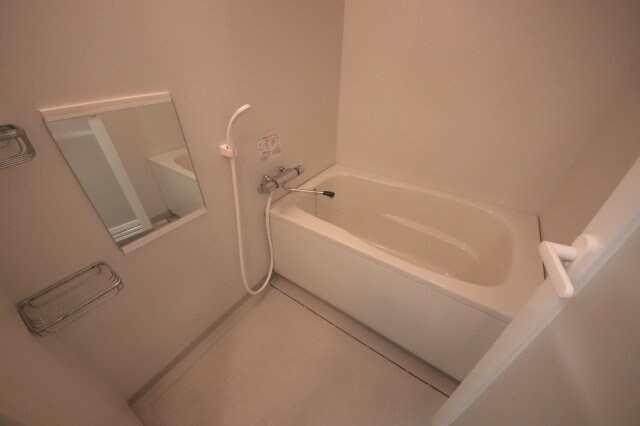 物件内観写真6　(日々の暮らしに欠かせないお風呂です)