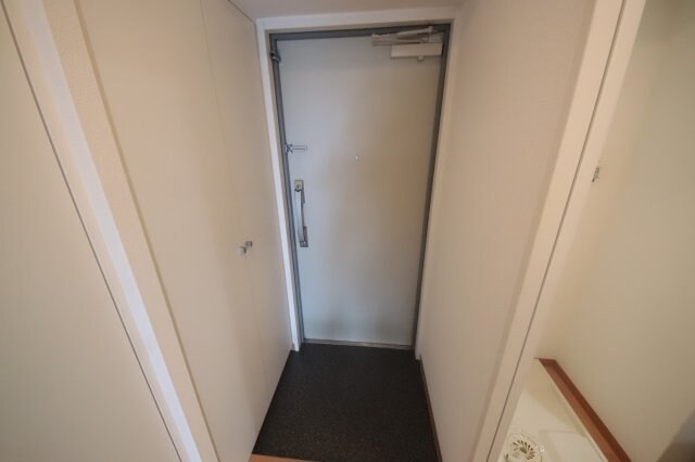 物件内観写真13　(落ち着いた玄関です)