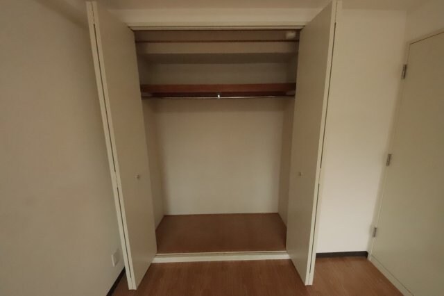 物件内観写真11　(便利な収納スペースです)