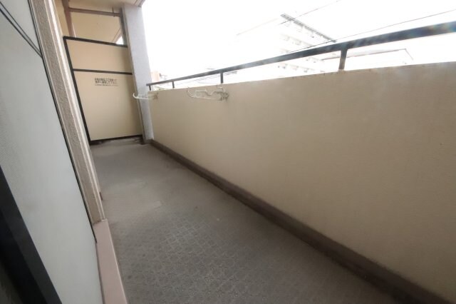 物件内観写真22　(落ち着いた時間を過ごせるバルコニーです)