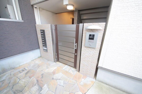 エントランス(同社施工例です。)