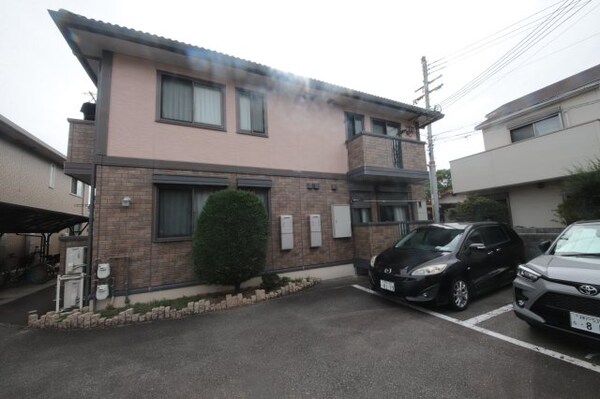 駐車場(駐車場です)