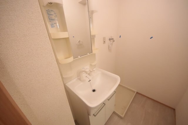 物件内観写真17　(忙しい朝には欠かせない洗面所です)