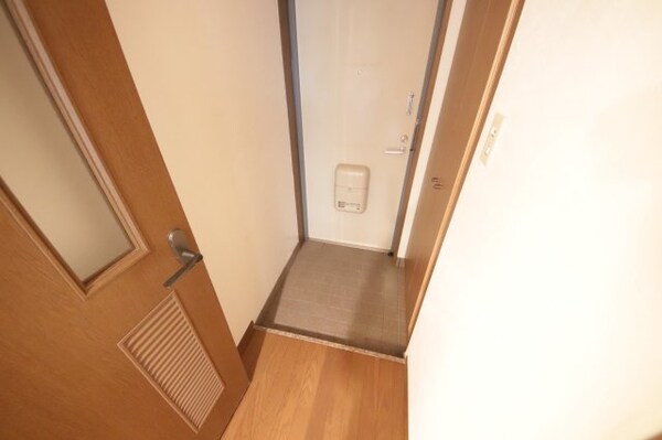 玄関(毎日通る玄関はこちらです)