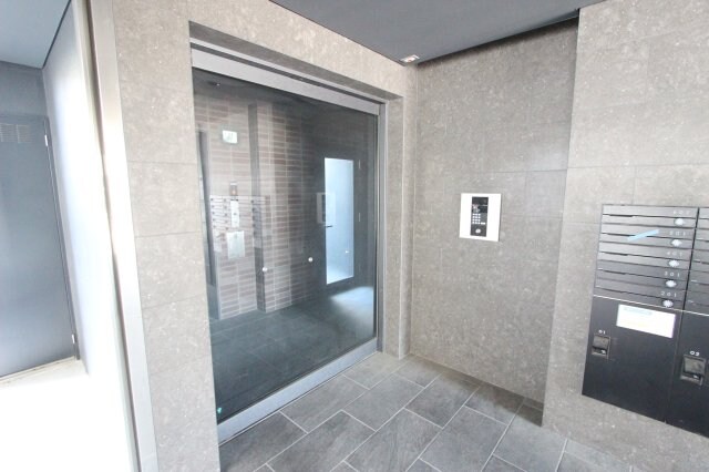 物件外観写真2　(エントランスです)