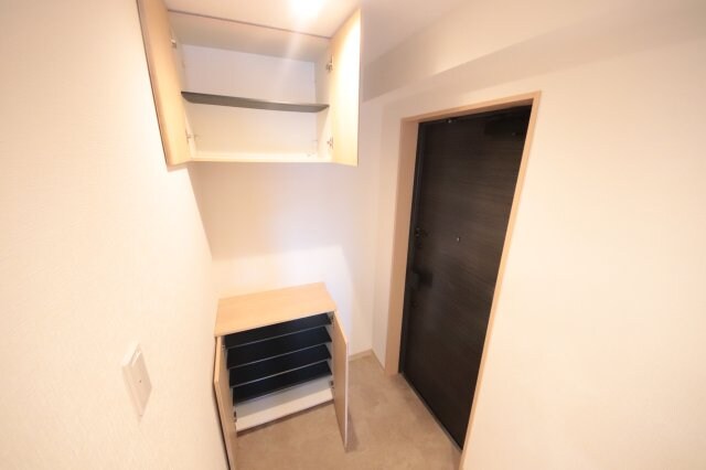 物件内観写真9　(便利な収納スペースです)