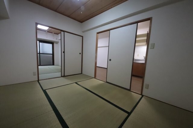 物件内観写真11　(和室があれば、来客や子供用のスペースとして活躍します)