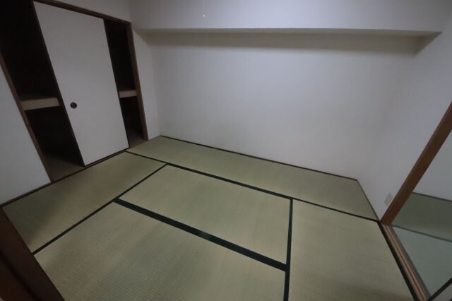 物件内観写真12　(和室があると落ち着いた雰囲気になりますね)