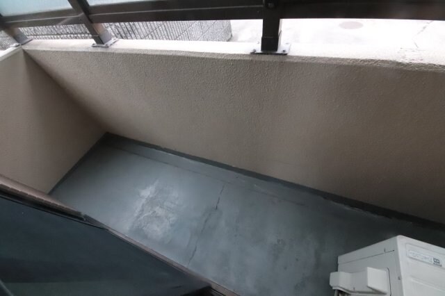 物件内観写真14　(暖かな日差しのふりそそぐバルコニー)