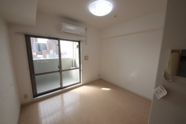 物件内観写真4　(リビングです)