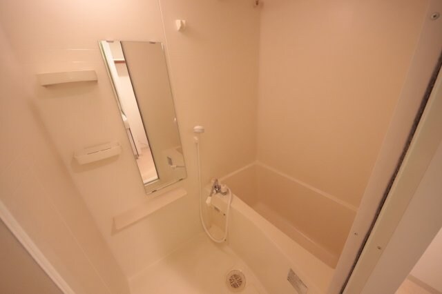 物件内観写真5　(日々の暮らしに欠かせないお風呂です)