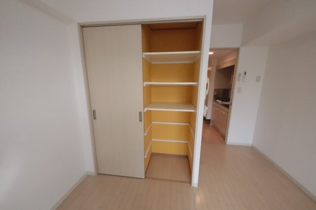 物件内観写真14　(ちょっとした収納スペースも充実しています)