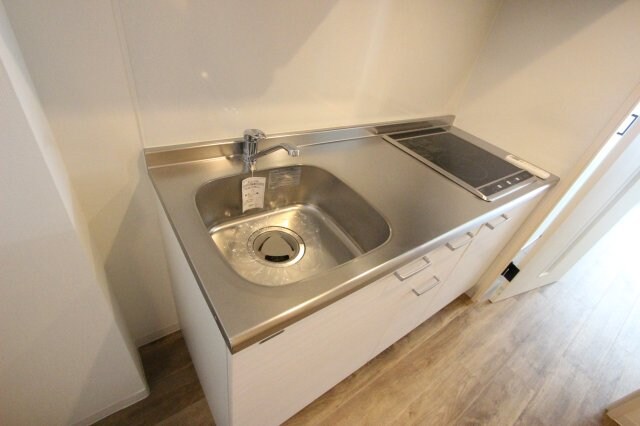 物件内観写真8　(コンパクトなキッチンで掃除もラクラク)