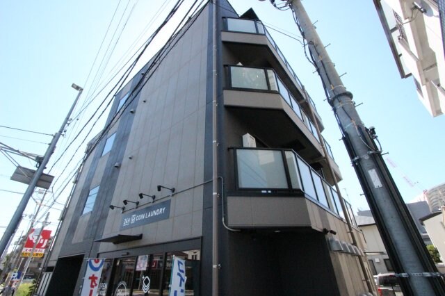 物件外観写真5　(外観は落ち着いています)