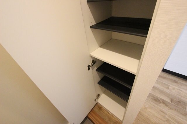 物件内観写真14　(小物を収納するのに便利です)