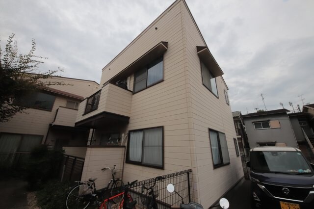 物件外観写真1　(外観もきれいです)