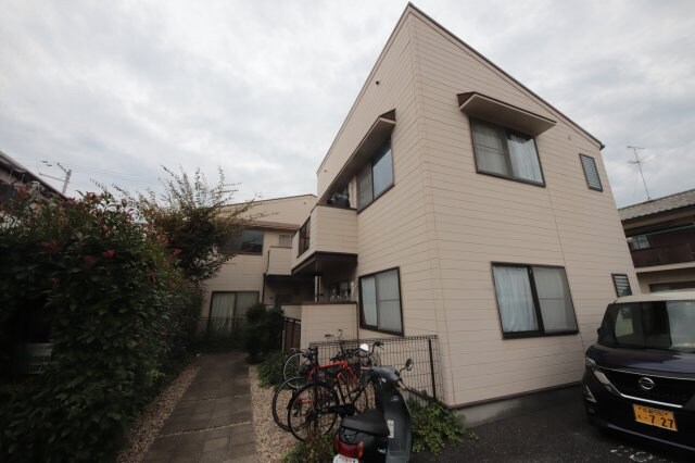 物件外観写真2　(外はこのようになっています)