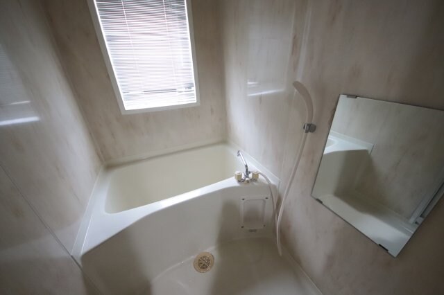 物件内観写真4　(ゆったり過ごせるお風呂です)