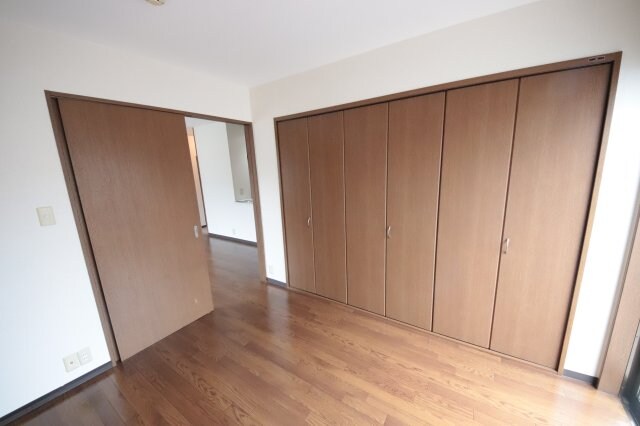 物件内観写真19　(使い勝手のいい洋室です)