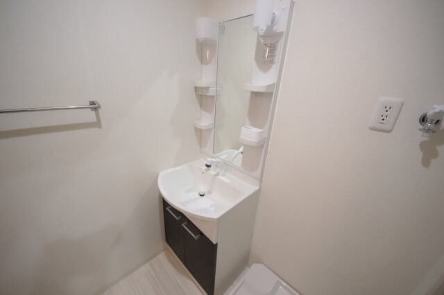 物件内観写真10　(独立洗面化粧台付き)