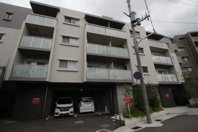 物件外観写真4　(落ち着いた雰囲気の外観です)