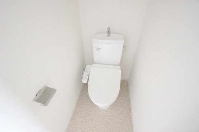 物件内観写真13　(落ち着いたトイレです)