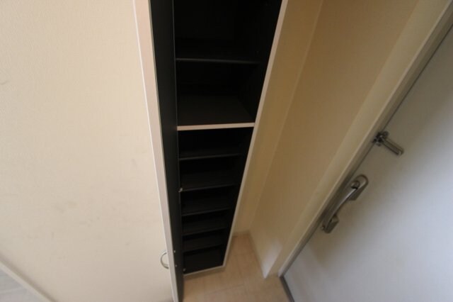 物件内観写真20　(便利な収納スペースです)