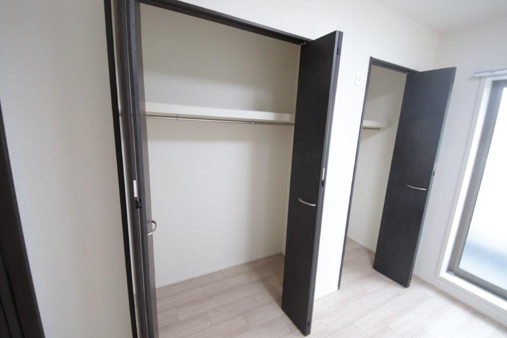 物件内観写真7　(便利な収納スペースです)