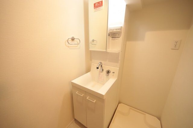 物件内観写真12　(忙しい朝には欠かせない洗面所です)
