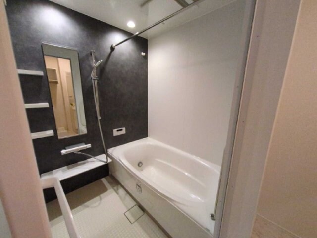 物件内観写真3　(きれいなお風呂です)