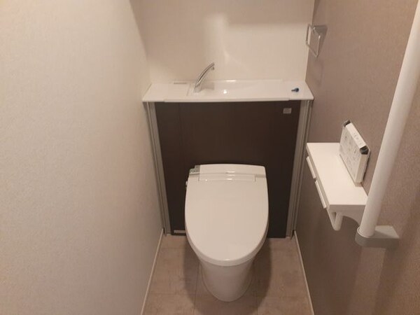 トイレ(コンパクトで使いやすいトイレです)