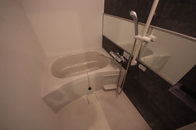 物件内観写真5　(日々の暮らしに欠かせないお風呂です)
