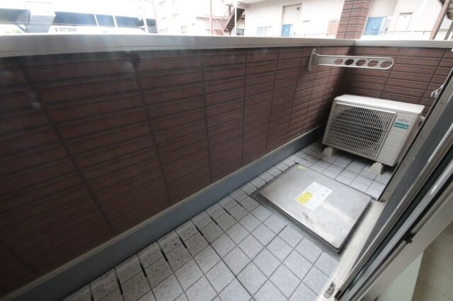 物件内観写真16　(バルコニーがあります)