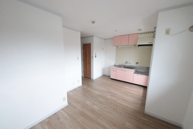 物件内観写真5　(おしゃれなリビングです)