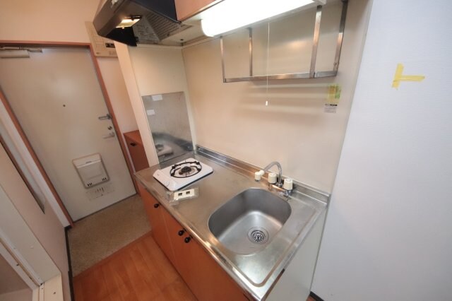 物件内観写真8　(コンパクトなキッチンで掃除もラクラク)