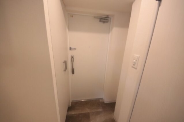 物件内観写真10　(収納もある玄関です)