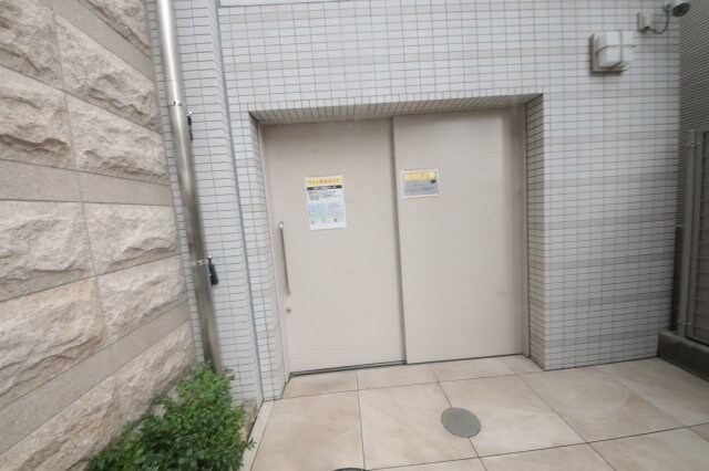 物件内観写真27　(明るい玄関です)