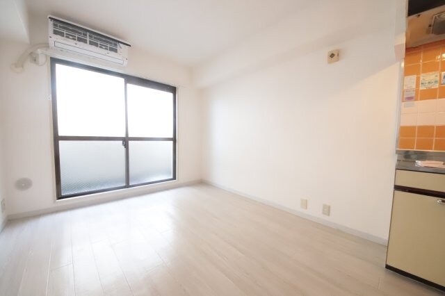 物件内観写真4　(居間です)