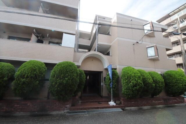 物件外観写真3　(外観もきれいです)