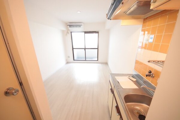 キッチン(コンパクトなキッチンで掃除もラクラク)