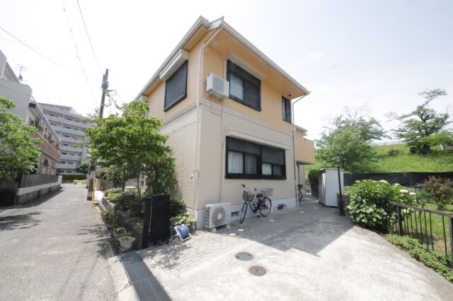 物件外観写真1　(外はこのようになっています)