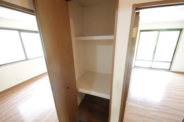 物件内観写真21　(収納豊富です)