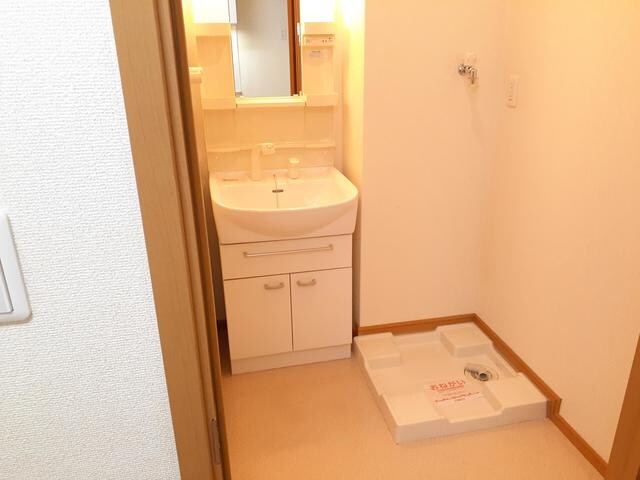 物件内観写真6　(忙しい朝には欠かせない洗面所です)