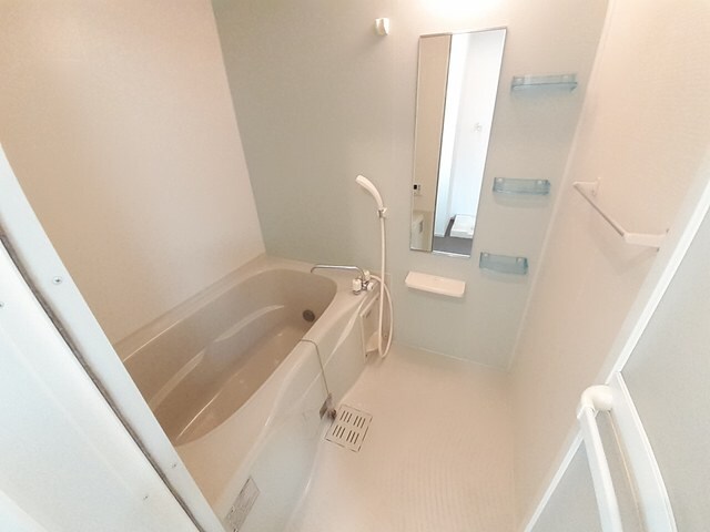 物件内観写真5　(お風呂です)