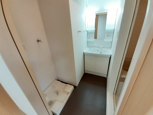 物件内観写真6　(使いやすい洗面所です)