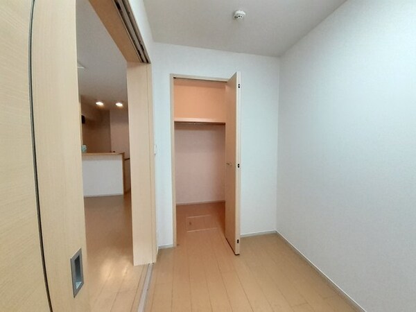寝室(寝室です)
