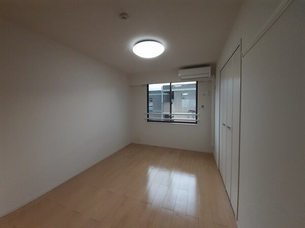 居室(ゆったり過ごせるリビングです)