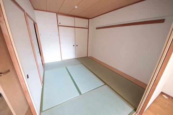 和室(趣のある和室です)